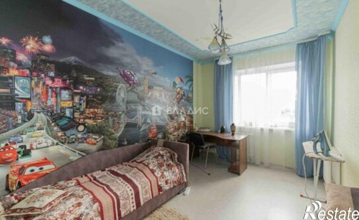 2-комн квартира улица Крайнова, 4,  д. 4