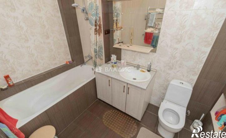 2-комн квартира улица Крайнова, 4,  д. 4