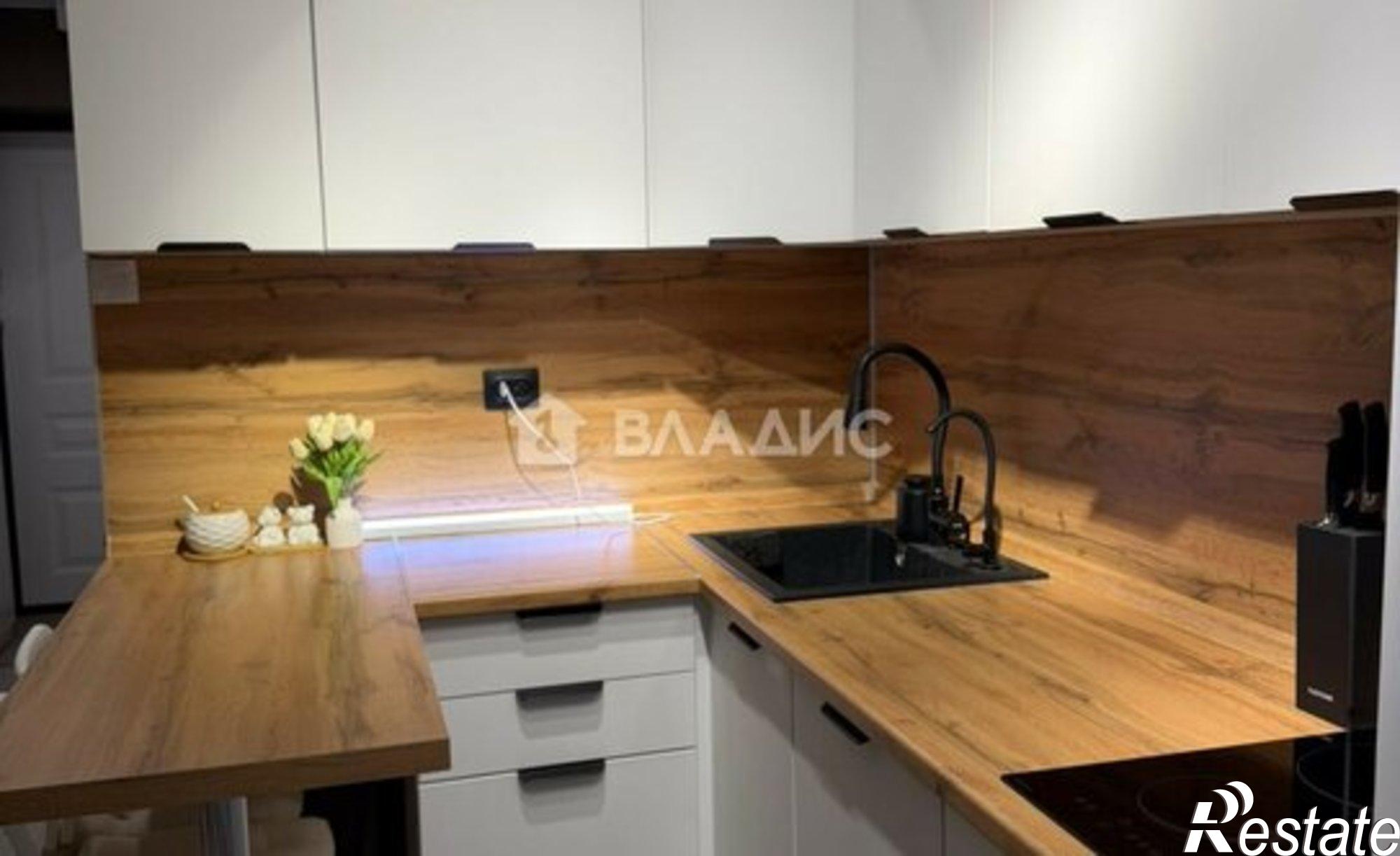 Купить квартиру за 4 700 000 рублей на Новгородская улица, 5