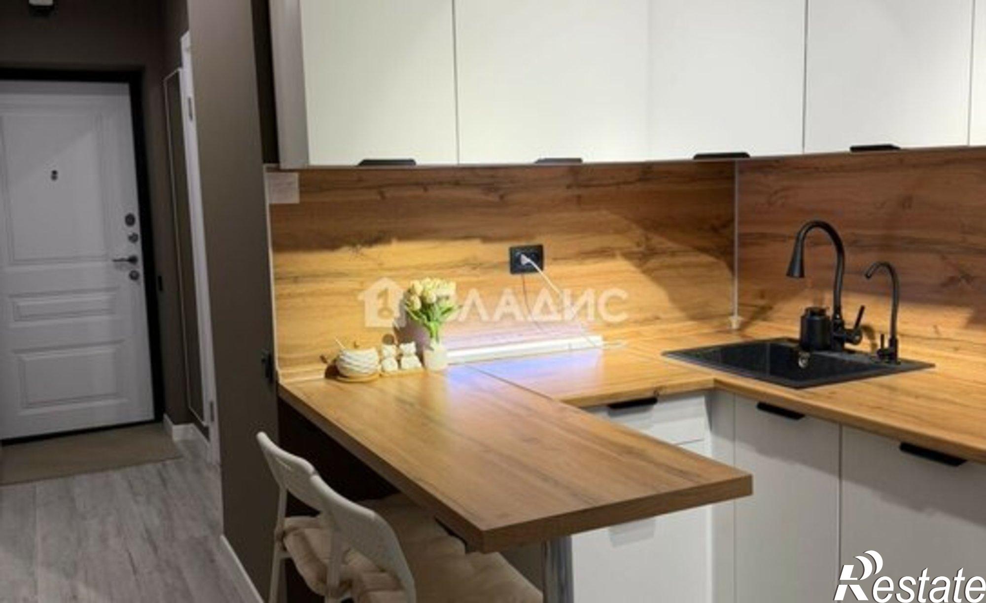 Купить квартиру за 4 700 000 рублей на Новгородская улица, 5