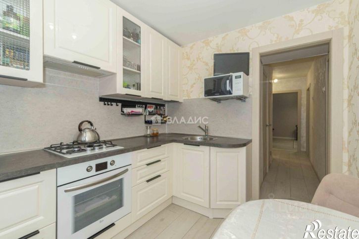 3-комн квартира пр-кт Строителей, 40,  д. 40