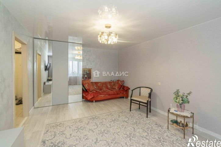 3-комн квартира пр-кт Строителей, 40,  д. 40