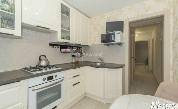 3-комн квартира пр-кт Строителей, 40,  д. 40