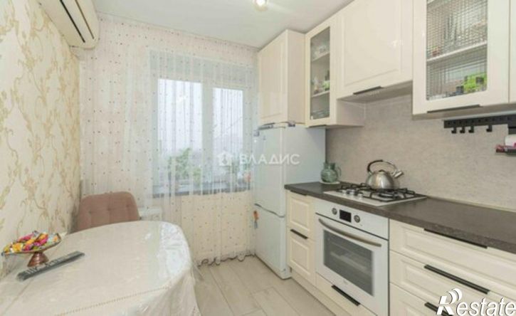 3-комн квартира пр-кт Строителей, 40,  д. 40