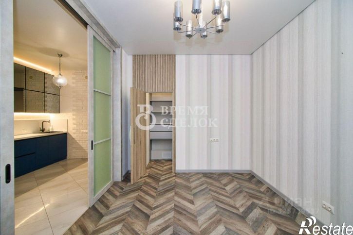 2-комн квартира улица Крайнова, 3,  д. 3