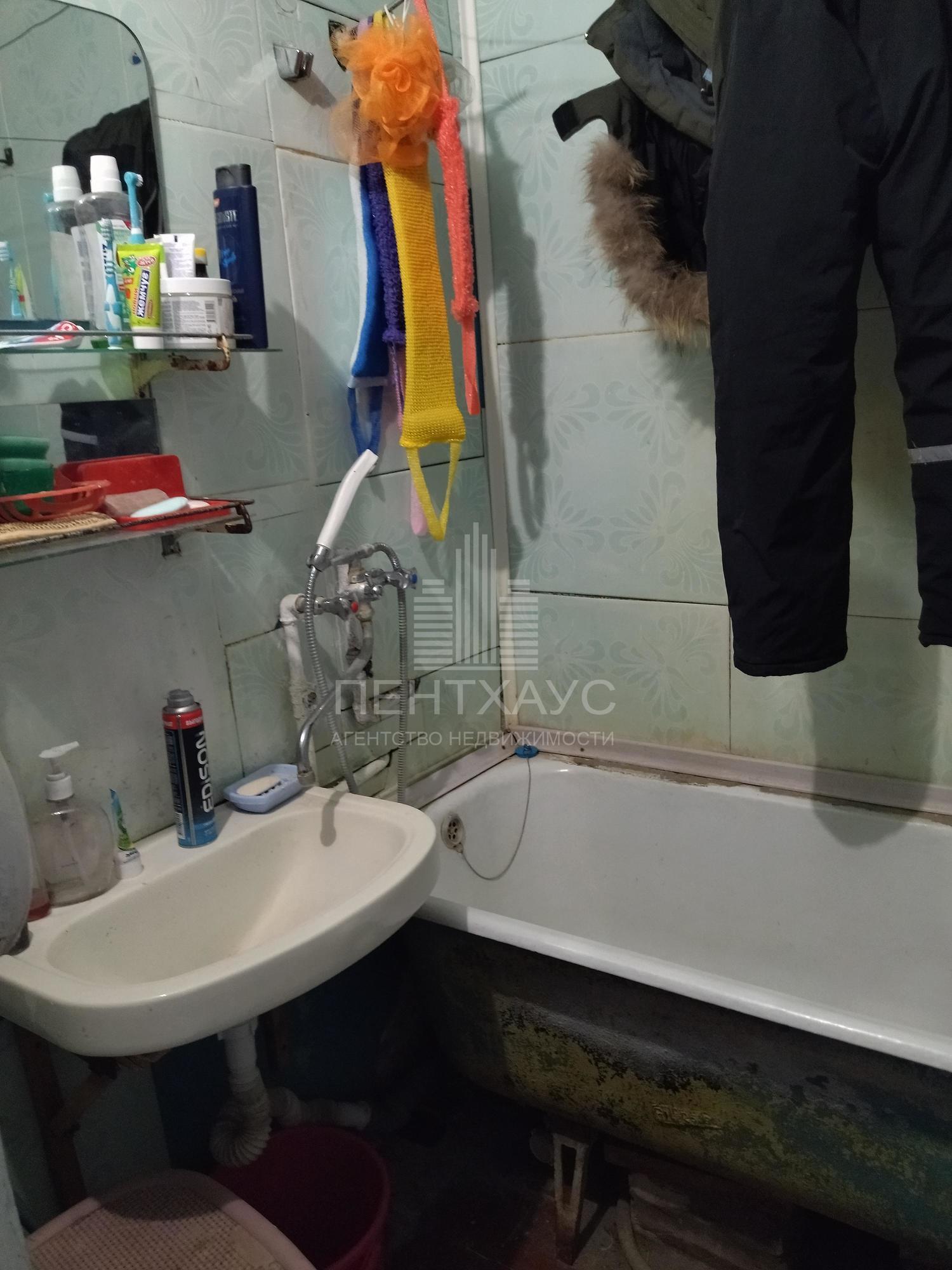 Купить комнату за 1 100 000 рублей на Суздальский проспект, 3