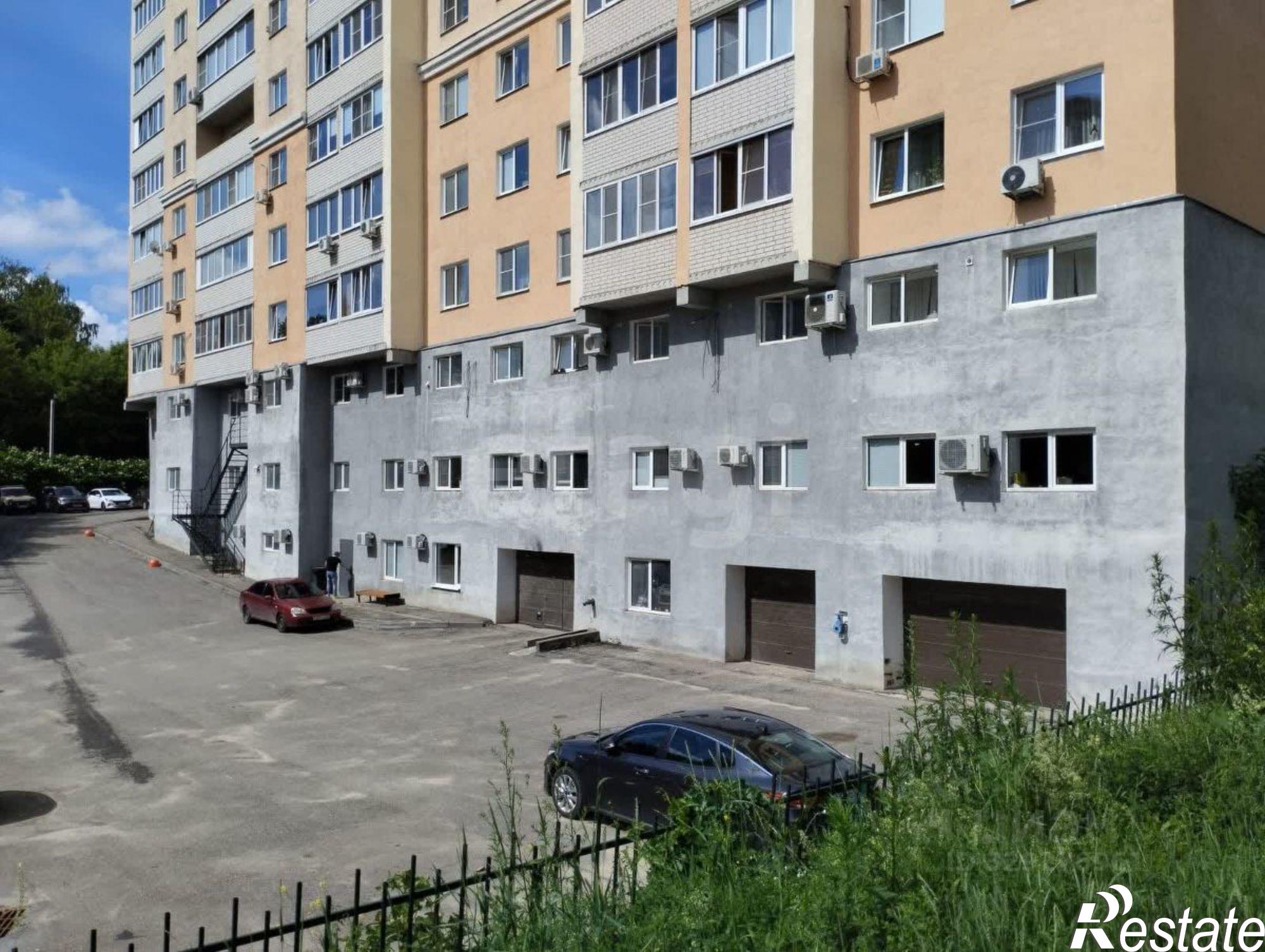 Купить гараж, место в паркинге за 2 000 010 рублей на ул Университетская, 11