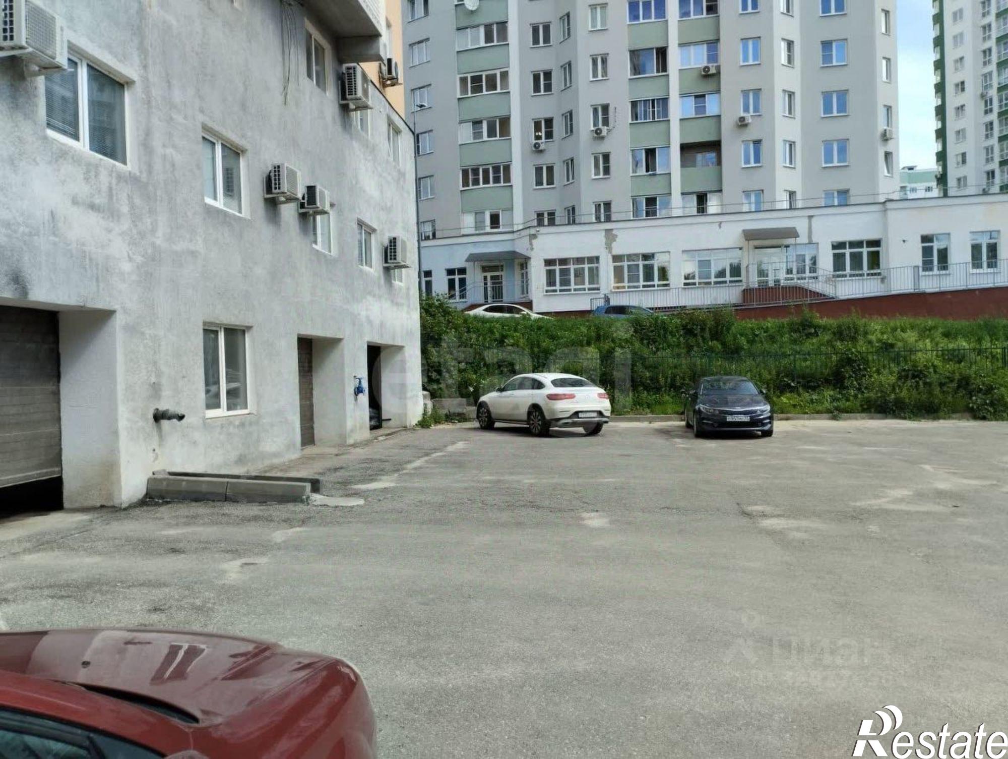 Купить гараж, место в паркинге за 2 000 010 рублей на ул Университетская, 11