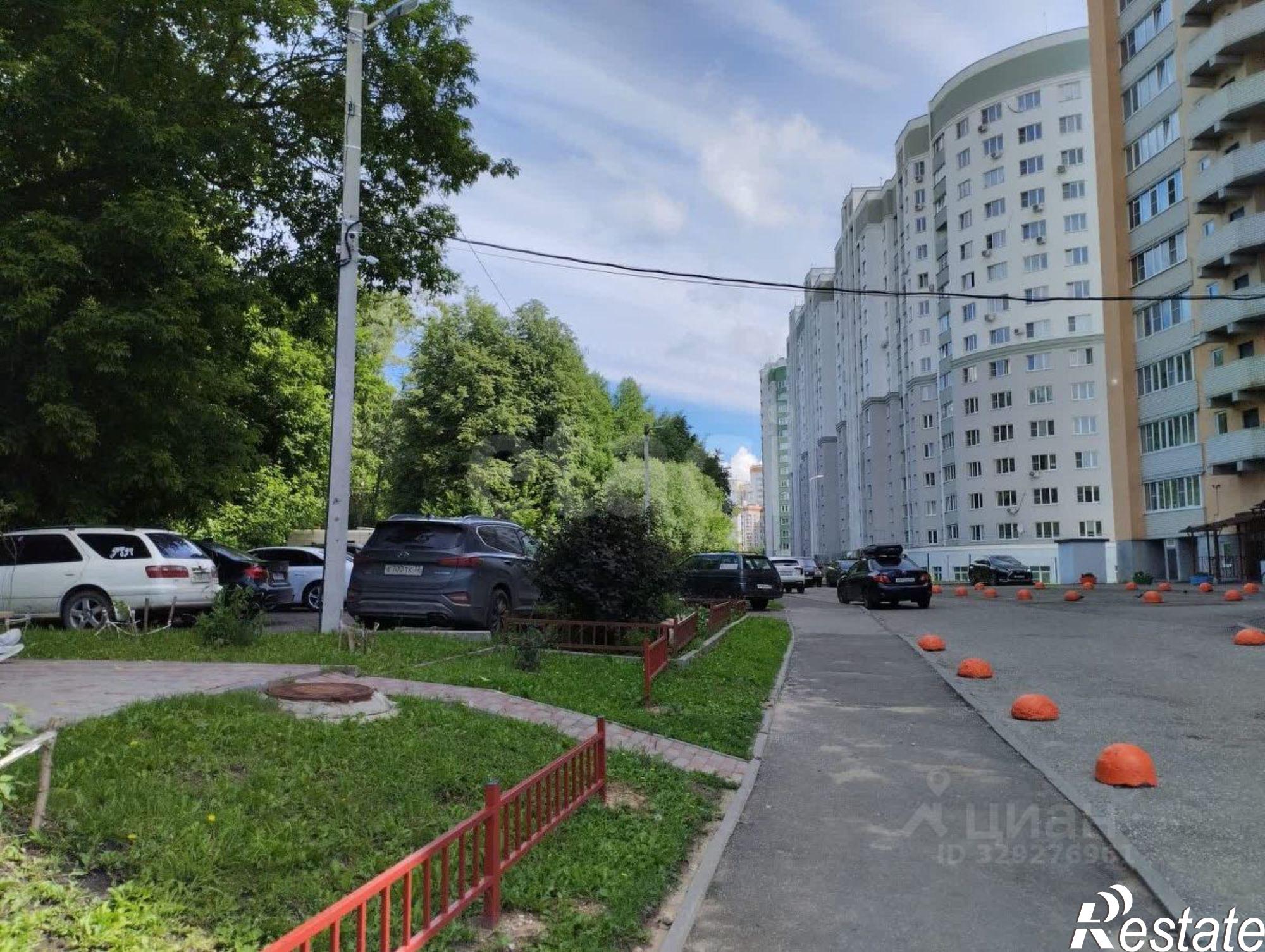 Купить гараж, место в паркинге за 2 000 010 рублей на ул Университетская, 11