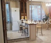 2-комн, 74кв м, этаж 1/4 улица Луначарского, 33