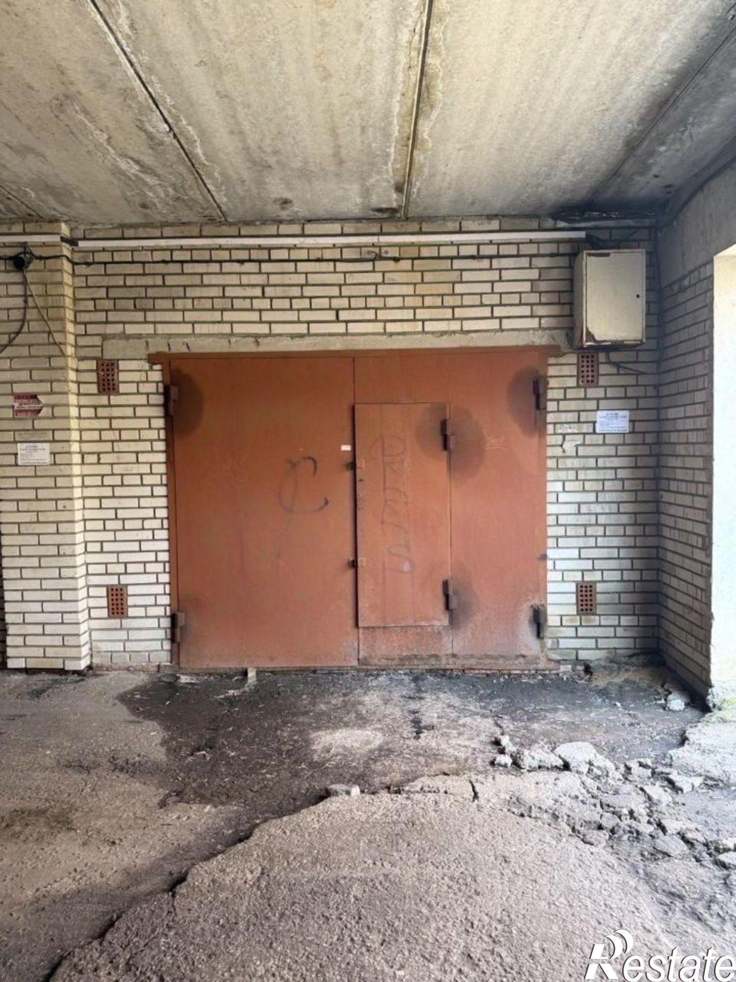Купить гараж, место в паркинге за 1 690 020 рублей на ул Кирова, 3А