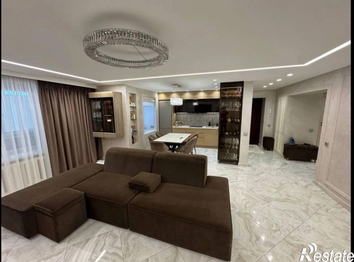 5-комн квартира ул Василисина, 8б,  д. 8б