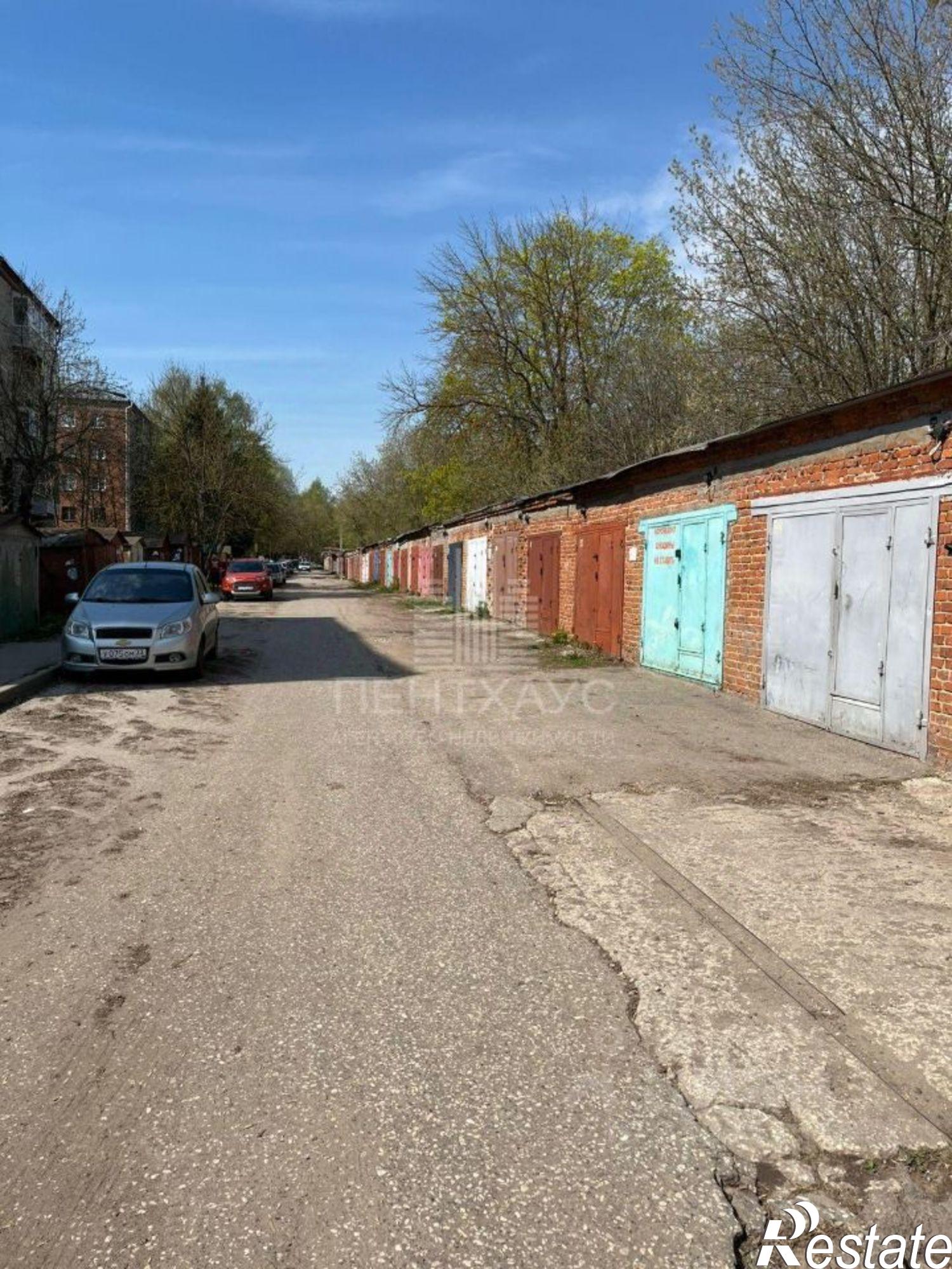 Купить гараж, место в паркинге за 820 000 рублей на ул Почаевская, 30