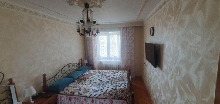 2-комн квартира Комиссарова ул, 18