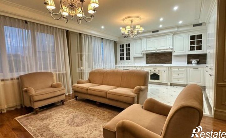 4-комн квартира улица Горького, 27,  д. 27