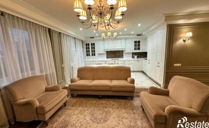 4-комн квартира улица Горького, 27,  д. 27