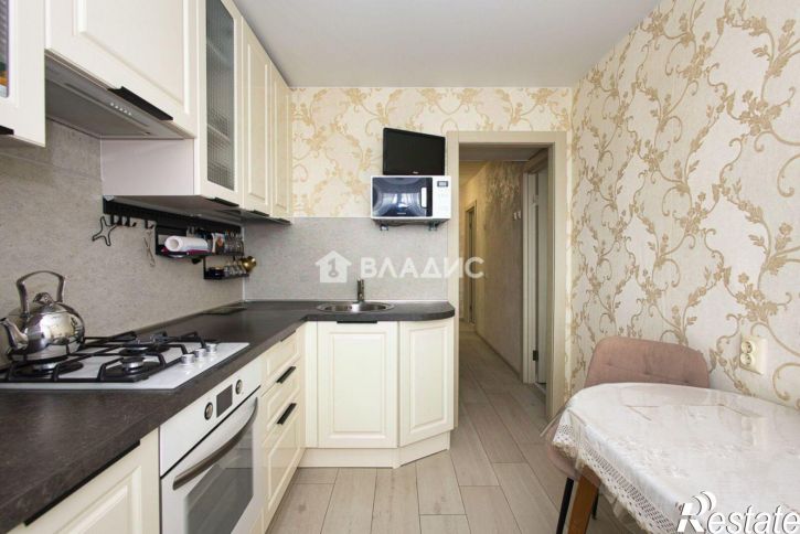 3-комн квартира проспект Строителей (дублёр), 40,  д. 40