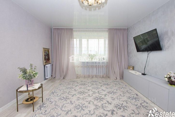3-комн квартира проспект Строителей (дублёр), 40,  д. 40