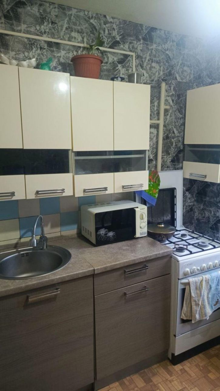 3-комн квартира Балакирева ул, 41а