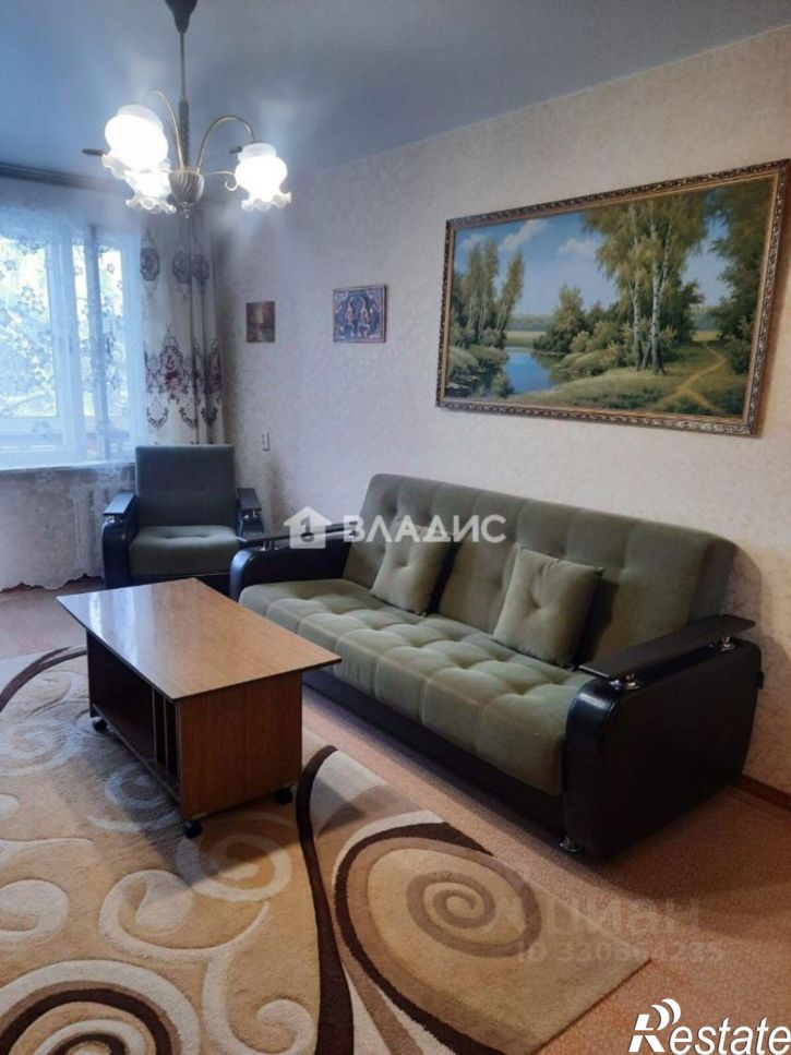 3-комн квартира улица Комиссарова, 63,  д. 63