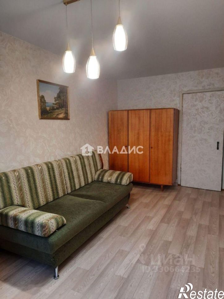 3-комн квартира улица Комиссарова, 63,  д. 63