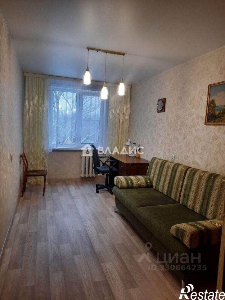 3-комн квартира улица Комиссарова, 63,  д. 63