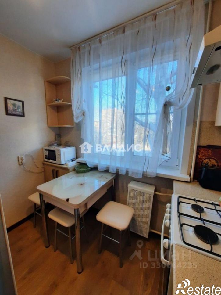 3-комн квартира улица Комиссарова, 63,  д. 63