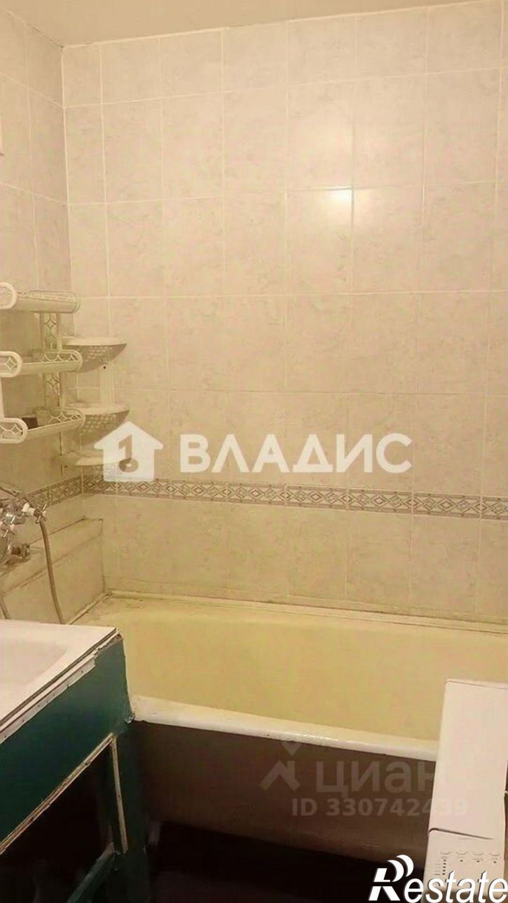 3-комн квартира улица Суворова, 1,  д. 1