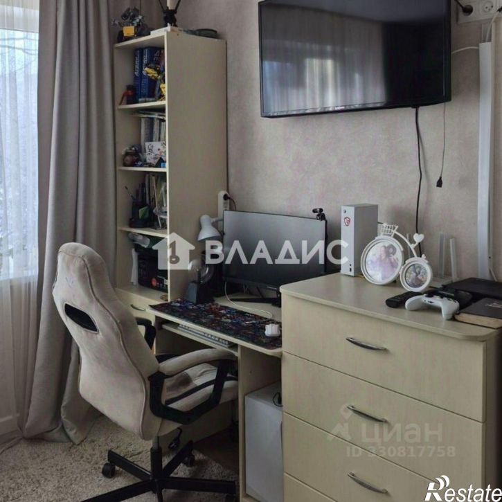 3-комн квартира ул Комиссарова, 23,  д. 23