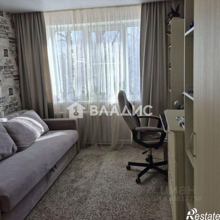 3-комн квартира ул Комиссарова, 23,  д. 23