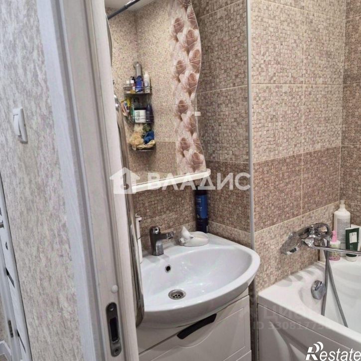 3-комн квартира ул Комиссарова, 23,  д. 23