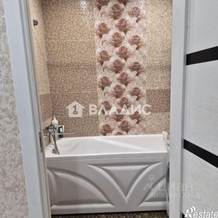 3-комн квартира ул Комиссарова, 23,  д. 23