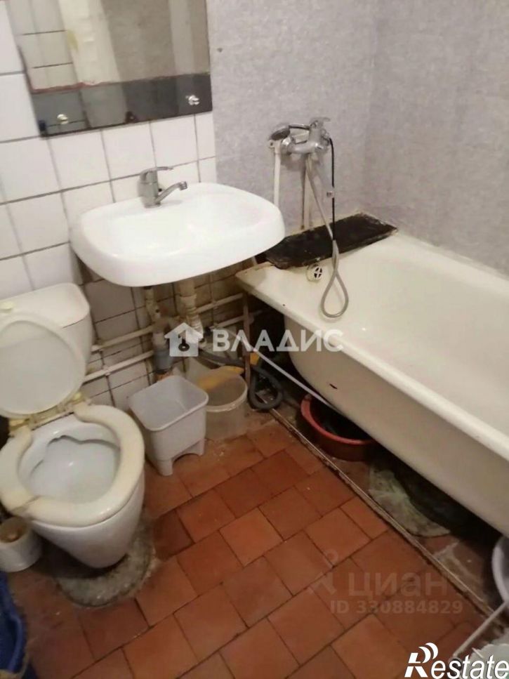 Комната ул Тракторная, 1В,  д. 1В