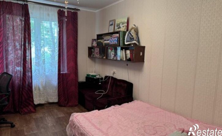 3-комн квартира улица Комиссарова, 21,  д. 21