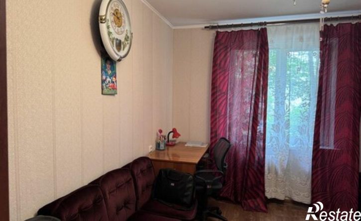 3-комн квартира улица Комиссарова, 21,  д. 21