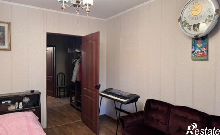 3-комн квартира улица Комиссарова, 21,  д. 21
