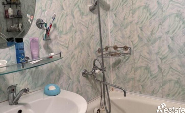 3-комн квартира улица Комиссарова, 21,  д. 21