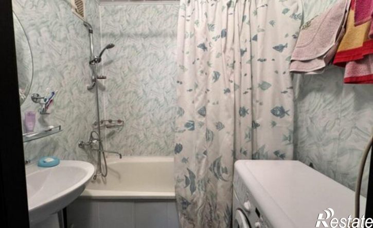 3-комн квартира улица Комиссарова, 21,  д. 21
