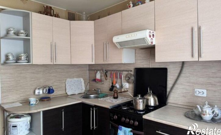 3-комн квартира улица Комиссарова, 21,  д. 21