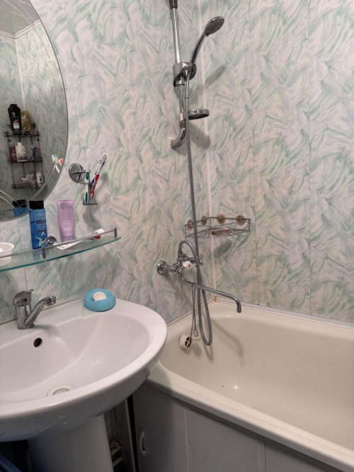 Продажа 3-комн квартиры Комиссарова ул, 21