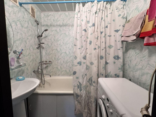 Продажа 3-комн квартиры Комиссарова ул, 21