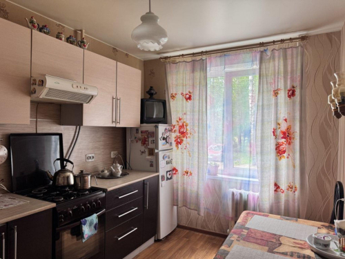 Продажа 3-комн квартиры Комиссарова ул, 21