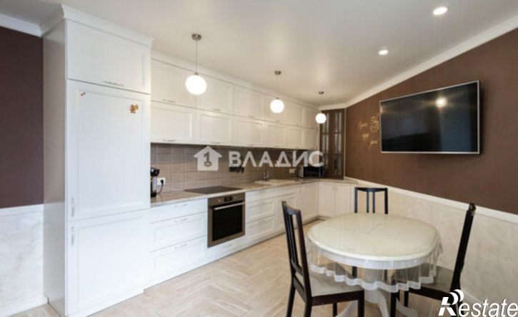 3-комн квартира улица Мира, 2В,  д. 2В