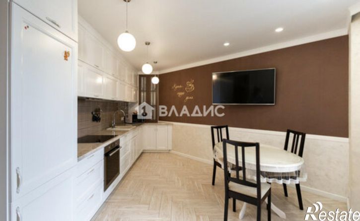 3-комн квартира улица Мира, 2В,  д. 2В