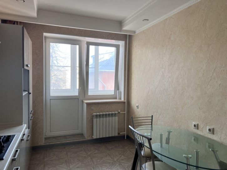 2-комн квартира Труда ул, 6