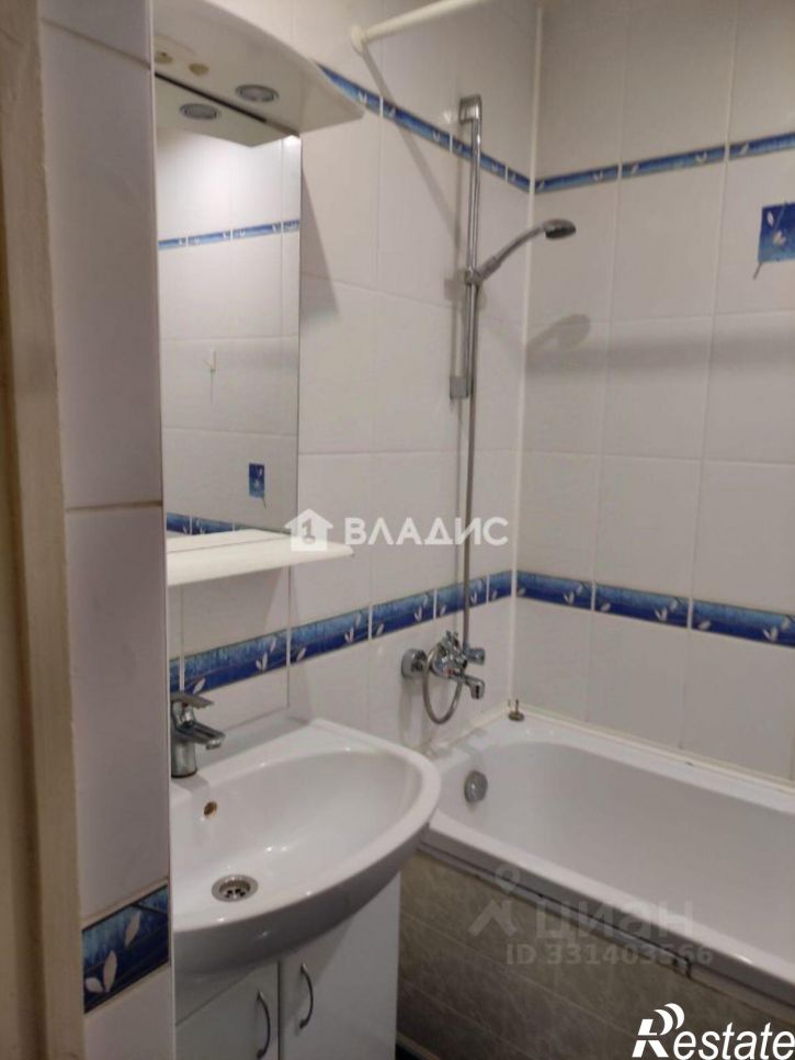 2-комн квартира улица Модорова, 8А,  д. 8А