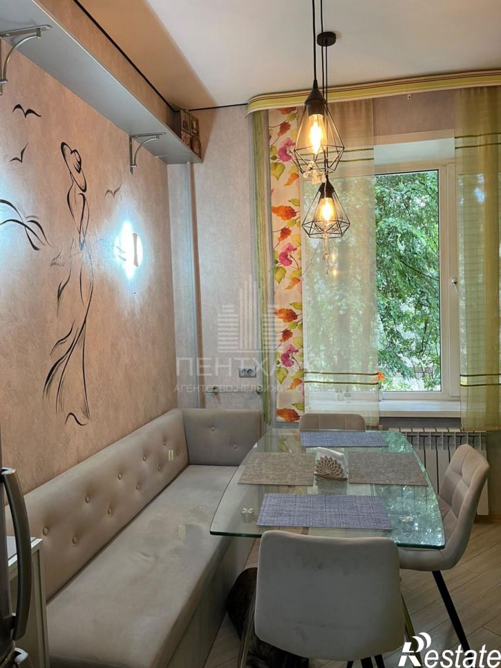 2-комн квартира Стрелецкий г-к, 49