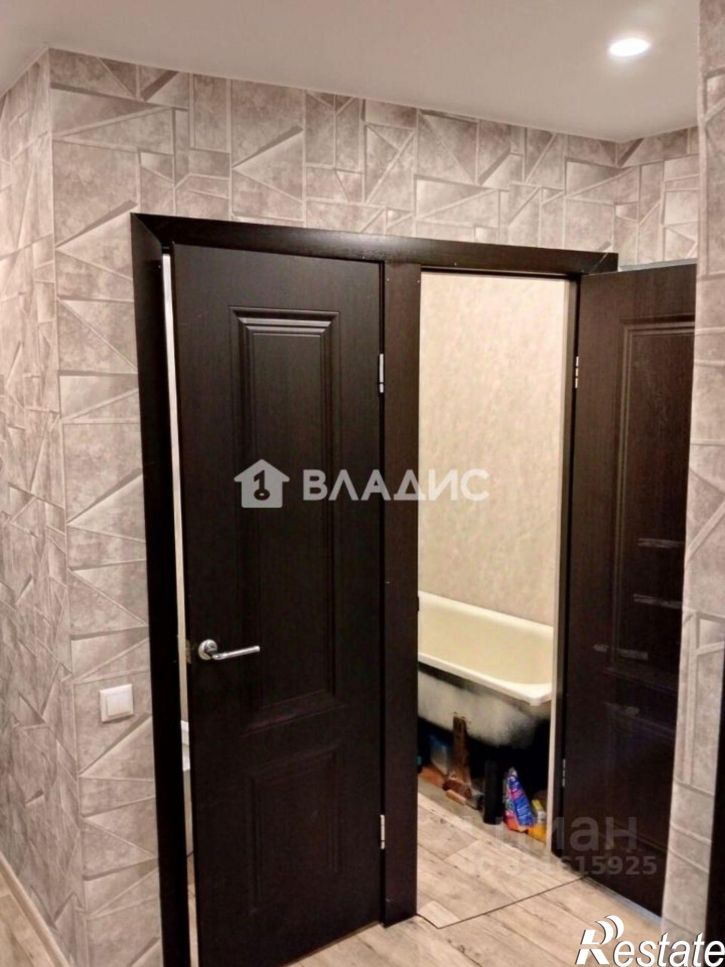 2-комн квартира Институтский г-к, 11,  д. 11