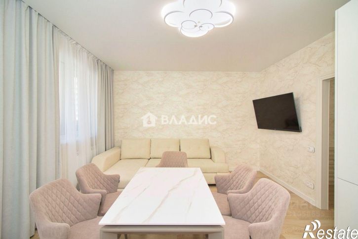 3-комн квартира ул Славная, 8,  д. 8