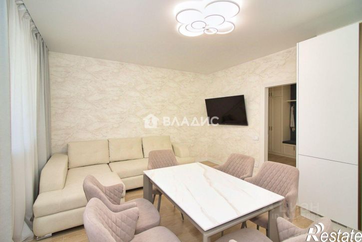 3-комн квартира ул Славная, 8,  д. 8